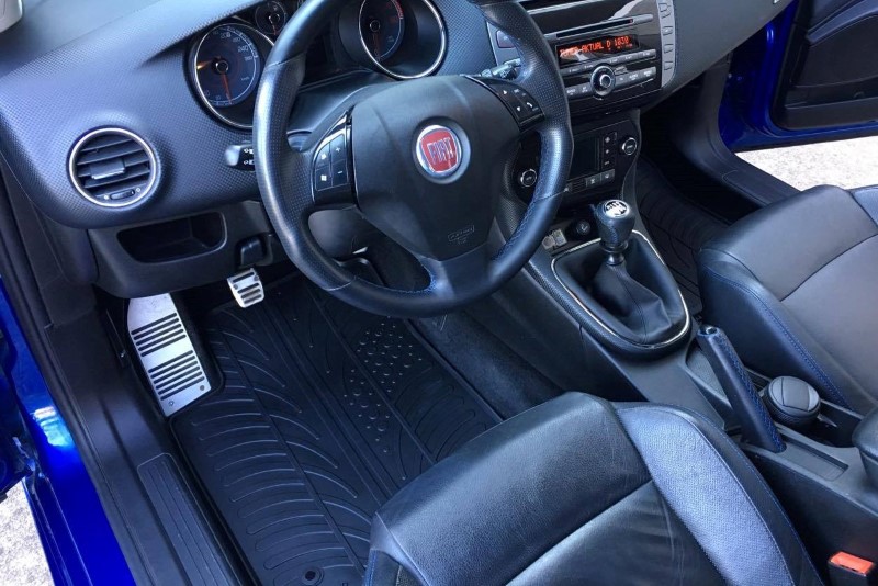 Gumeni tepisi za automobile